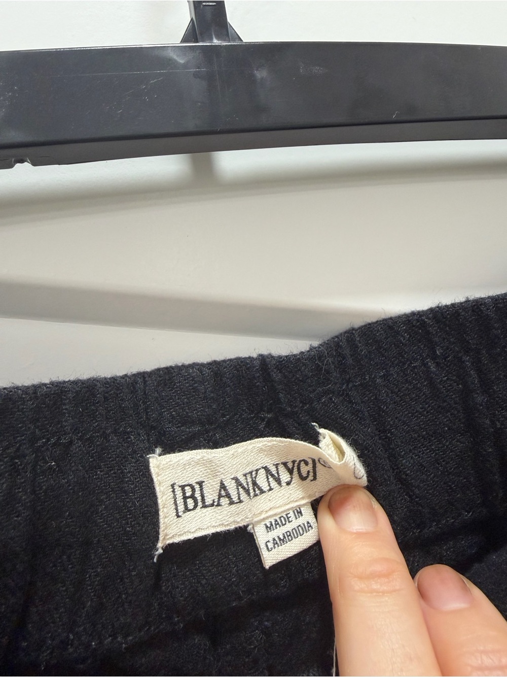 BlankNYC Women’s Linen Lightweight Black Elastic-Waist Casual Shorts. Size M - Picture 4 of 5
